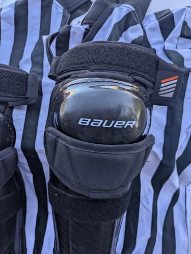 Bauer Referee official or linesman shin guards medium (Used)
