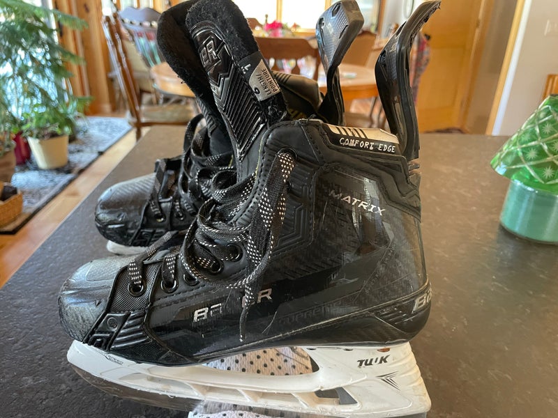2023 Bauer Supreme Matrix Hockey Skates Size 6 (Used)