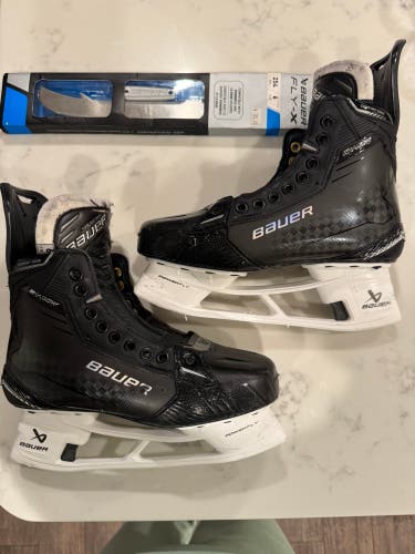 2024 Bauer Supreme Shadow Hockey Skates Regular Width 6 (Used)