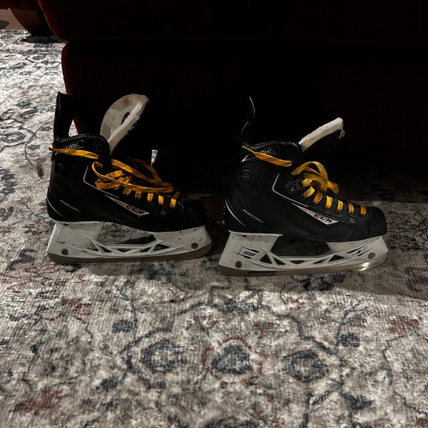 2015 CCM RibCor 44K Pump Hockey Skates Size 5.5 (Used)
