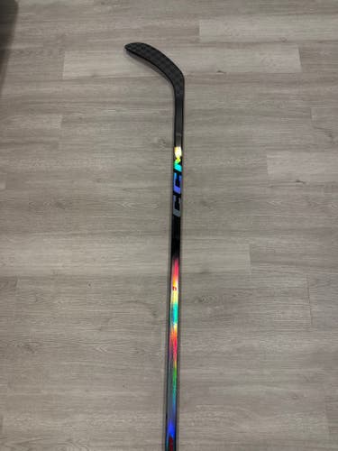 New Senior CCM JetSpeed FT8 Right Handed Hockey Stick P28 70 Flex (New)