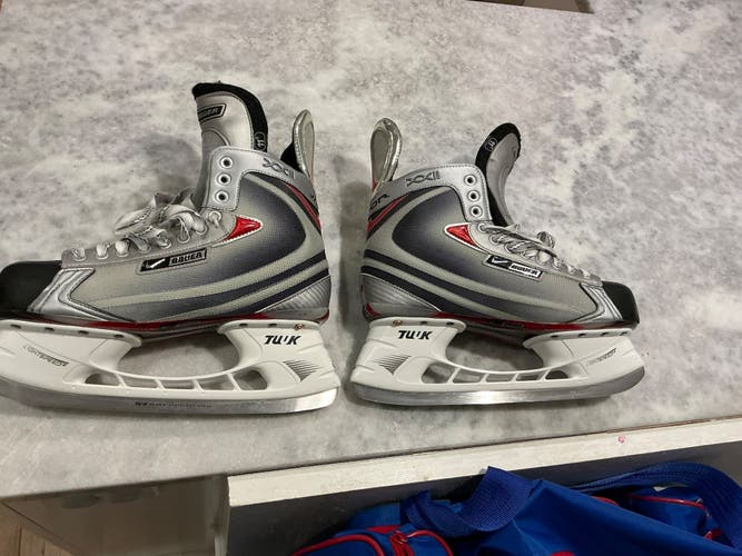 2007 Bauer Vapor XXII Hockey Skates Regular Width 11 (Used)