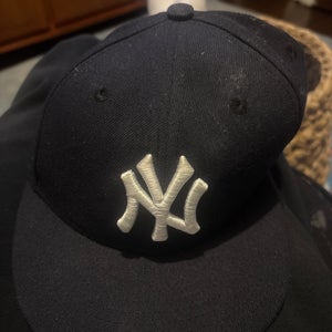 Navy Blue Kids Unisex 6 3/4 New Era Yankees Hat (New)