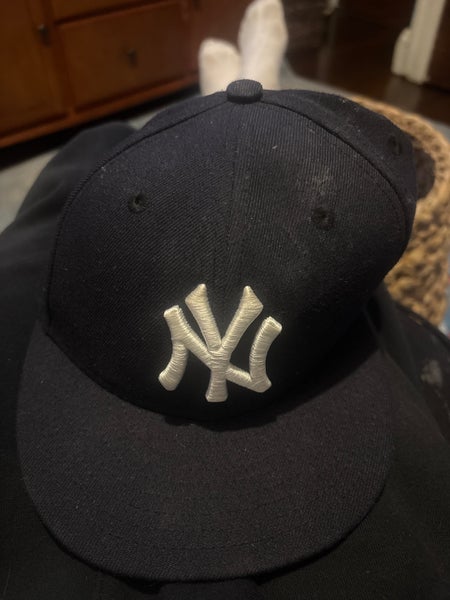 Navy Blue Kids Unisex 6 3/4 New Era Yankees Hat (New)