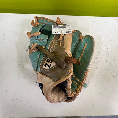 Used 44 PRO BB/SB Glove RH Throw None 11 1/4" 11307-S000258819