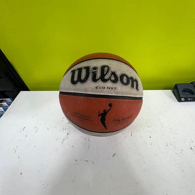 Used Wilson Basketball Womens Indoor 11307-S000259426