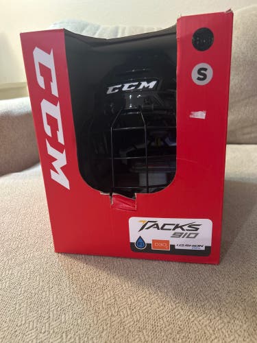 CCM Tacks 910 Helmet w/cage (New) Black