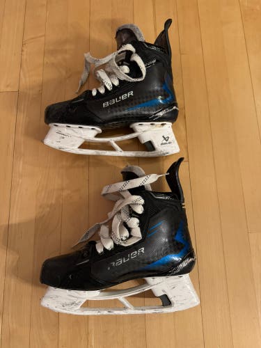 2024 Bauer Supreme Shadow Hockey Skates Pro Stock 8.5 (Used)