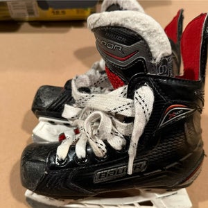 2017 Bauer Vapor X500 Hockey Skates 9 (Used)