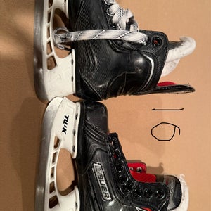 2017 Bauer Vapor X500 Hockey Skates 10 (Used)