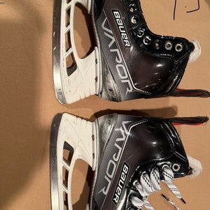 Bauer Vapor Hockey Skates Size 4.5 (Used)