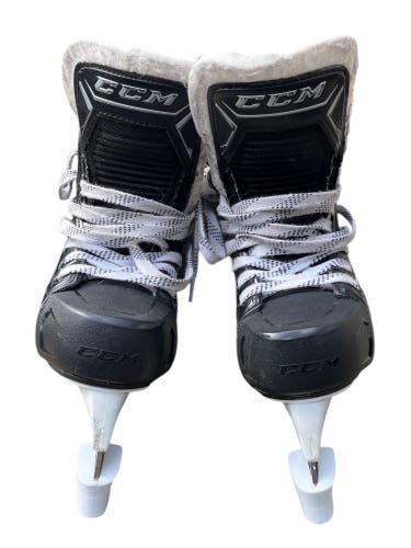 Youth CCM 9370  Goalie Skates 13