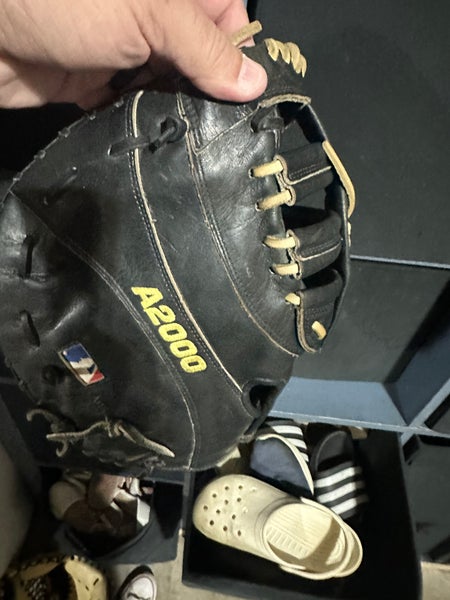 Wilson A2000 RH First Base Baseball Glove 12" (Used)
