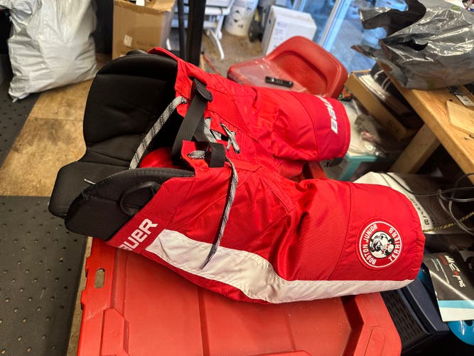 Junior Large Bauer Hockey Pants (Used)