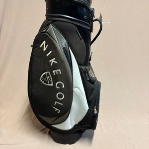 Unisex Nike Bag (Used)