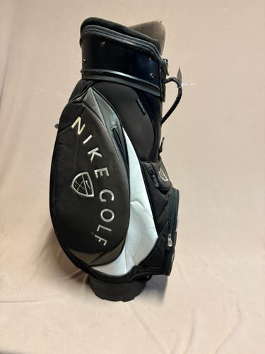 Unisex Nike Bag (Used)