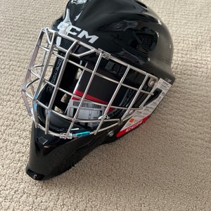 New CCM Axis Goalie Helmet Sr Medium Certified