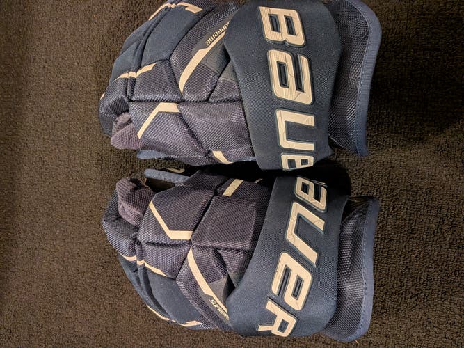 Bauer Supreme Mach Gloves 15" (Used)