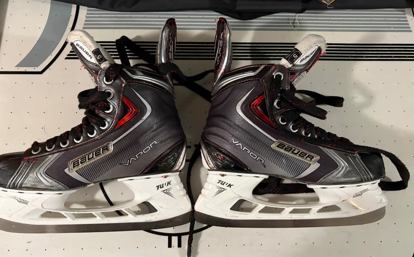 Bauer Vapor X90 Hockey Skates - size 5 (Used)