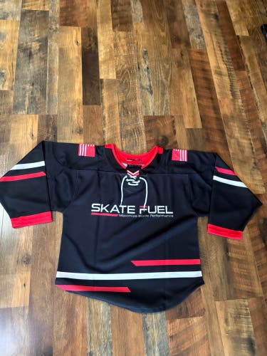 (New) Skate fuel hockey jersey Size large youth