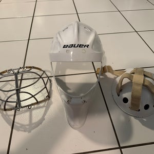 Senior Medium Bauer 960 Goalie Mask (Used)