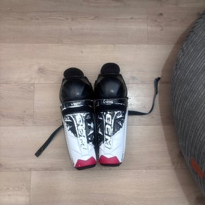 Intermediate CCM Jetspeed Vibe 13" Shin Pads (Used)