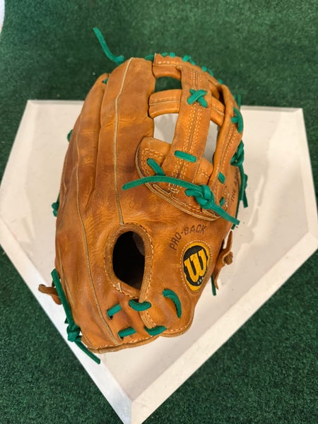 Wilson A2000 RH Softball Glove 12.5" (Used)