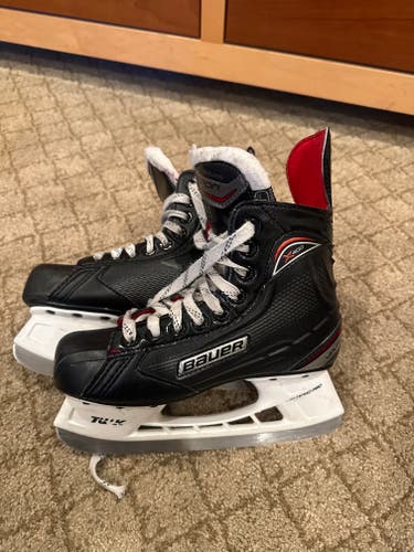 Bauer Vapor X 400 Hockey Skates Regular Width Size 4 (Used)