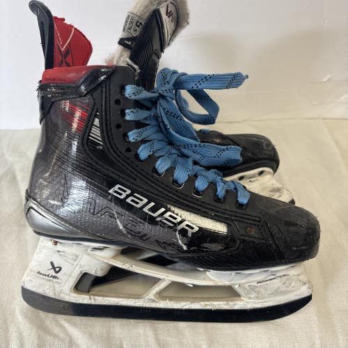 Junior Size 5.5 Fit 1 Bauer Vapor X5 PRO Ice Hockey Skates. FLY-TI Blades