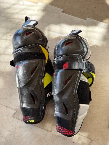 Junior Bauer Vapor 11" Shin Pads (Used)