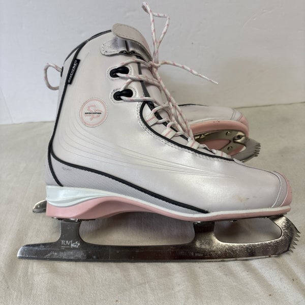 Womens Adult Size 7 CCM SP 100 Figure Ice Skates.