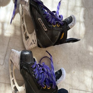 2015 Bauer Supreme 170 Hockey Skates Regular Width Size 2.5 (Used)