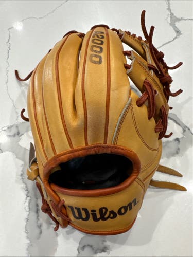 2021 Wilson A2000 RH Infield Baseball Glove 11.75" (Used)