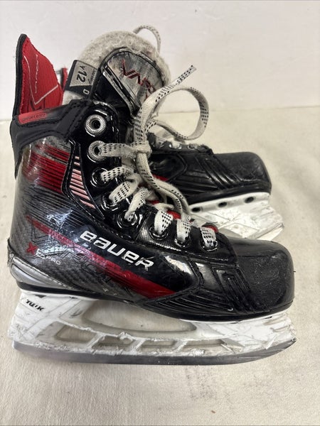 Junior Youth Size 12 Bauer Vapor X5 PRO Ice Hockey Skates. MSRP $229.99