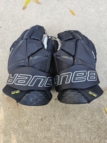 Bauer Vapor Hyperlite Gloves 14" (Used)