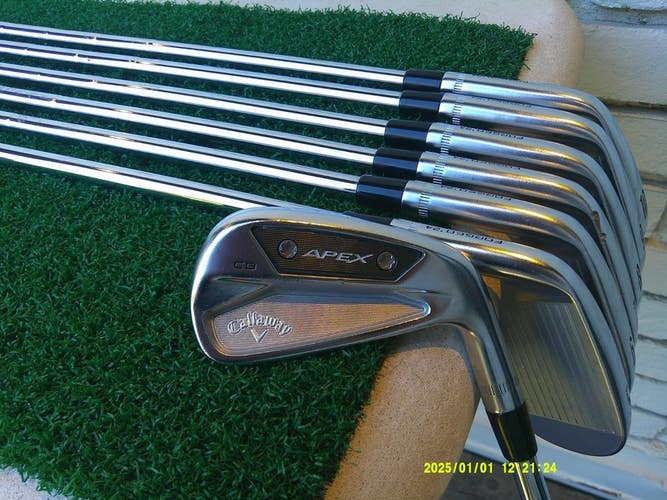 Callaway '24 APEX CB FORGED (4i-10i) Iron Set w/ True Temper S400 Stiff Shafts