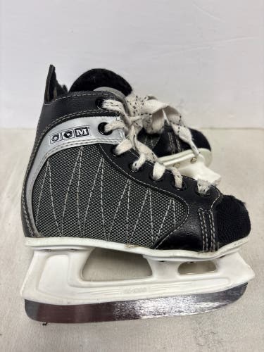CCM Powerline Hockey Skates Regular Width 9 (Used)