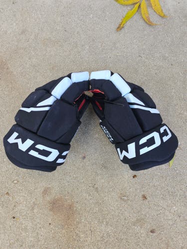 CCM Next Gloves 9" (Used)