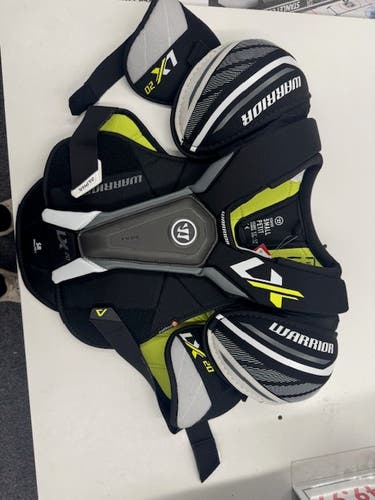 Small Senior Warrior ALPHA LX 20 Shoulder Pads (New)