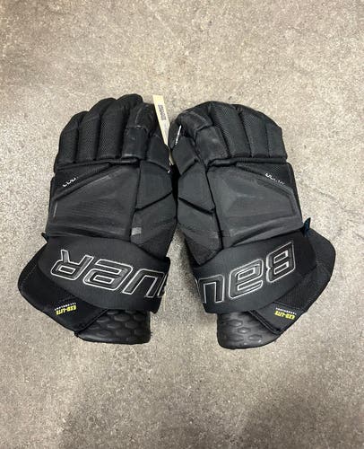 15" Bauer Vapor Hyperlite Gloves