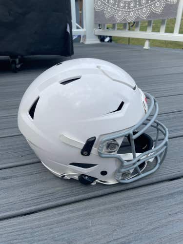 Used Youth Large Riddell SpeedFlex Football Helmet (READ DESCRIPTION)