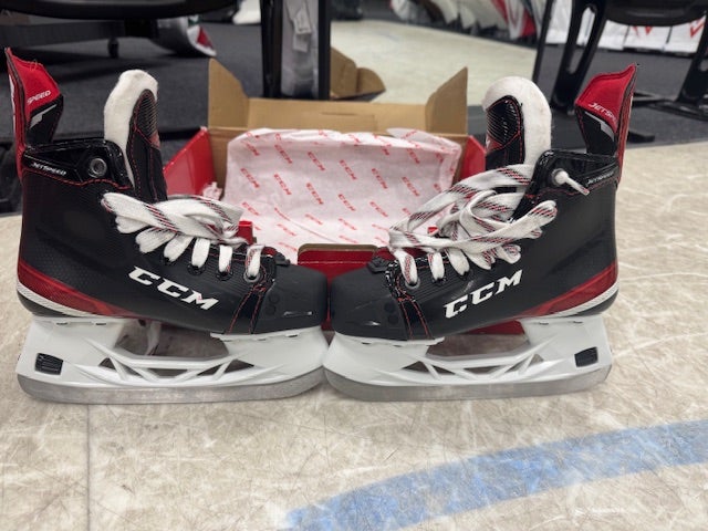 CCM JetSpeed Shock (SMU) Hockey Skates Regular Width Size 1 (New)