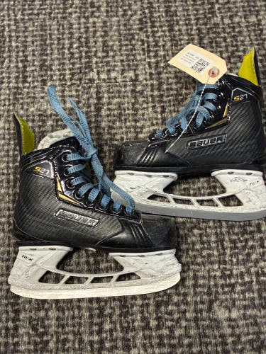 Youth Bauer Supreme S27 Hockey Skates Regular Width 11 (Used)