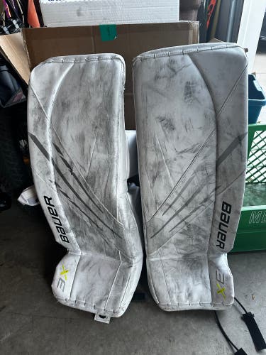 29" Bauer Vapor 3X Goalie Leg Pads (Used)