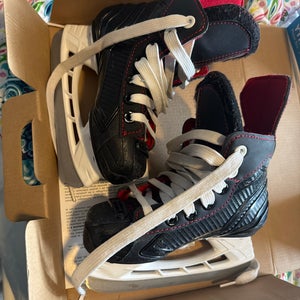 Bauer Hockey Skates 10 (Used)