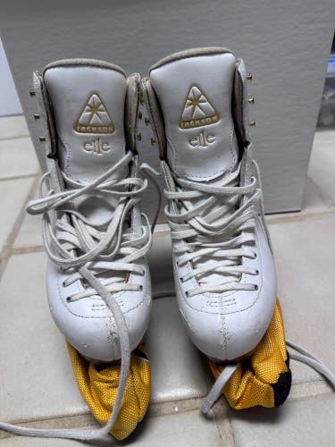 Jackson Ultima Elle Figure Skates C Junior 2 (Used)