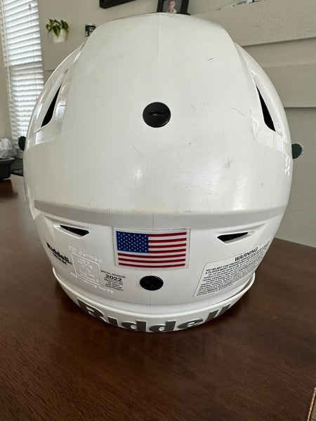 Brand New Riddell SpeedFlex Youth Football Helmet - Medium (READ DESCRIPTION)