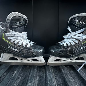 2021 Bauer Elite Hockey Goalie Skates Regular Width Size 2.5 (Used)