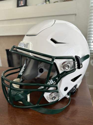 Used Youth Medium Riddell SpeedFlex Football Helmet (READ DESCRIPTION)