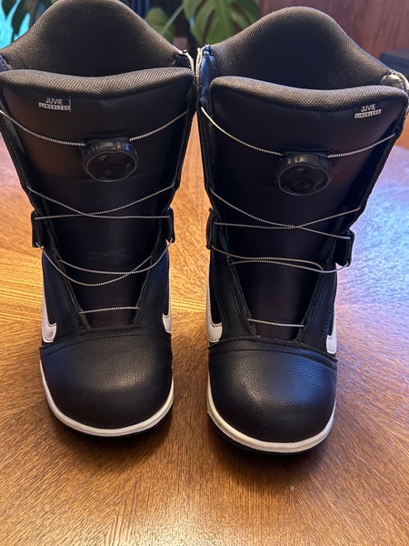 Kid's 4Y (Big Kids / Youth) Airwalk Snowboard Boots (Used)